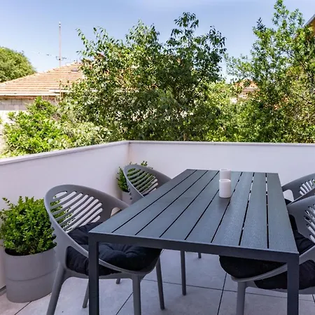 La Marie Apartment